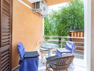 Apartment Apartments Manda - Double Room With Terrace (A6) in Valbandon - Apartment