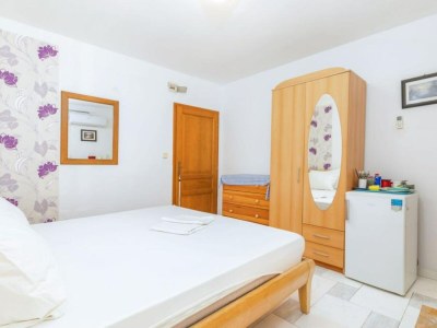 Apartment Apartments Manda - Double Room With Terrace (A6) - Features photo 6