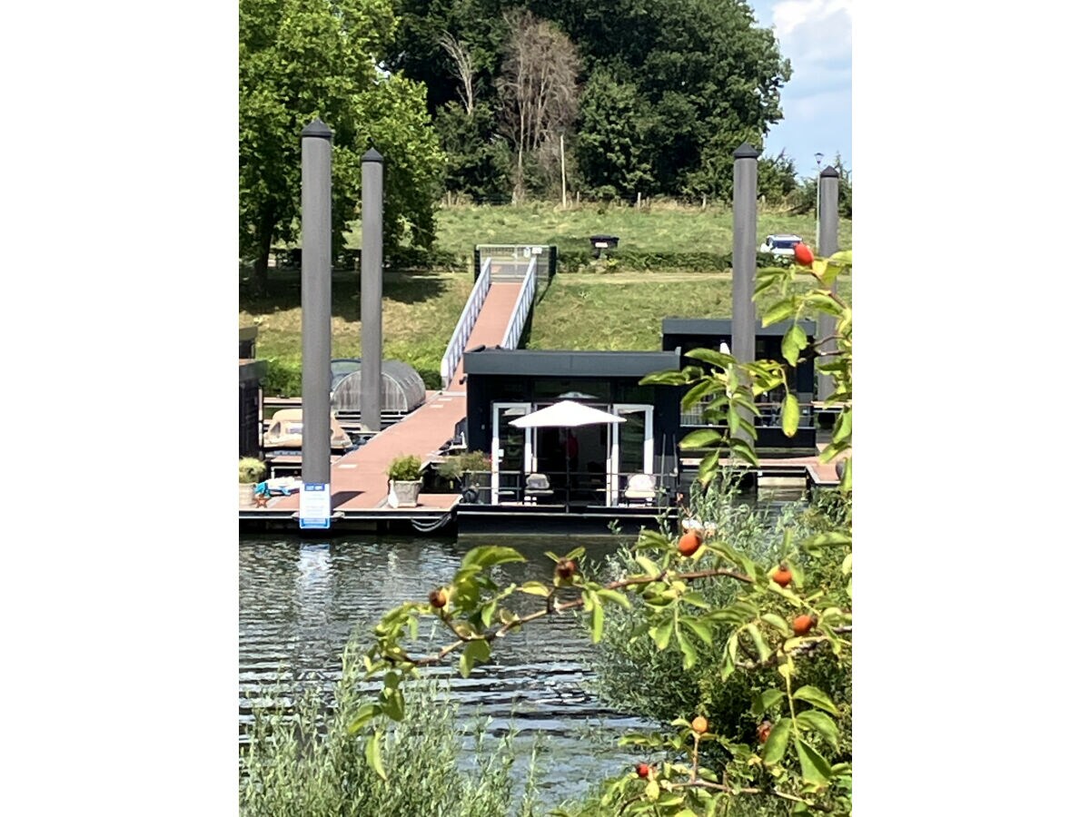 House boat Maasterp - Woonboot 16 - Outdoor photo 2