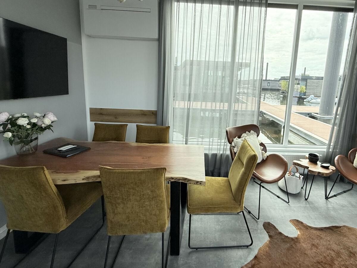 House boat Maasterp - Woonboot 2 - Features photo 5