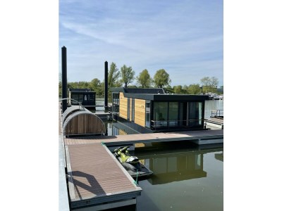 House boat Maasterp - Woonboot 2 in Ohé en Laak - House boat