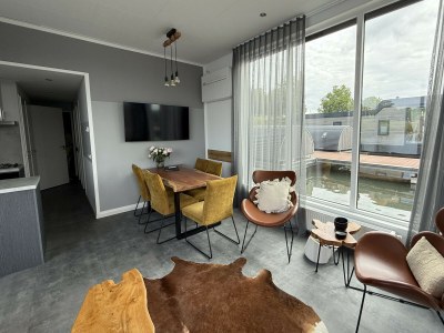 House boat Maasterp - Woonboot 2 - Features photo 3