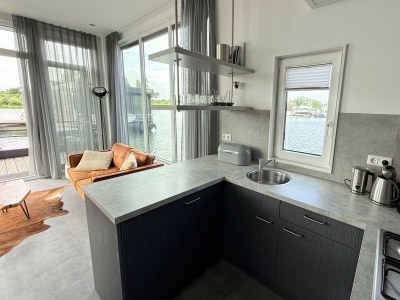 House boat Maasterp - Woonboot 2 - Features photo 6