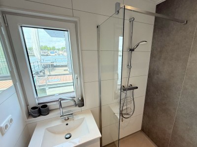 House boat Maasterp - Woonboot 2 - Features photo 8