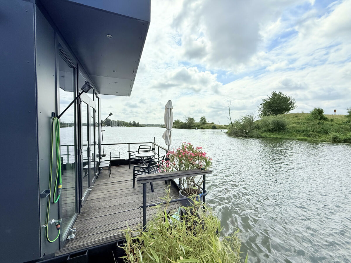House boat Maasterp - Woonboot 21 - Outdoor photo 3