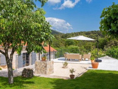 Holiday house Villa Casa Di Pietra in Radonić - Holiday house