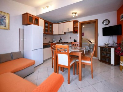 Apartment Apartments Mihovilovi - One Bedroom Apartment with Terrace and Pool view - Features photo 7