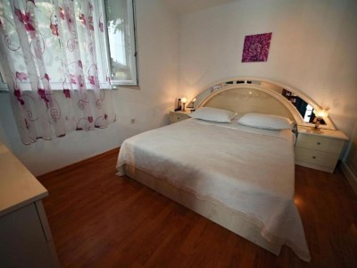 Apartment Apartments Mihovilovi - One Bedroom Apartment with Terrace and Pool view - Features photo 9