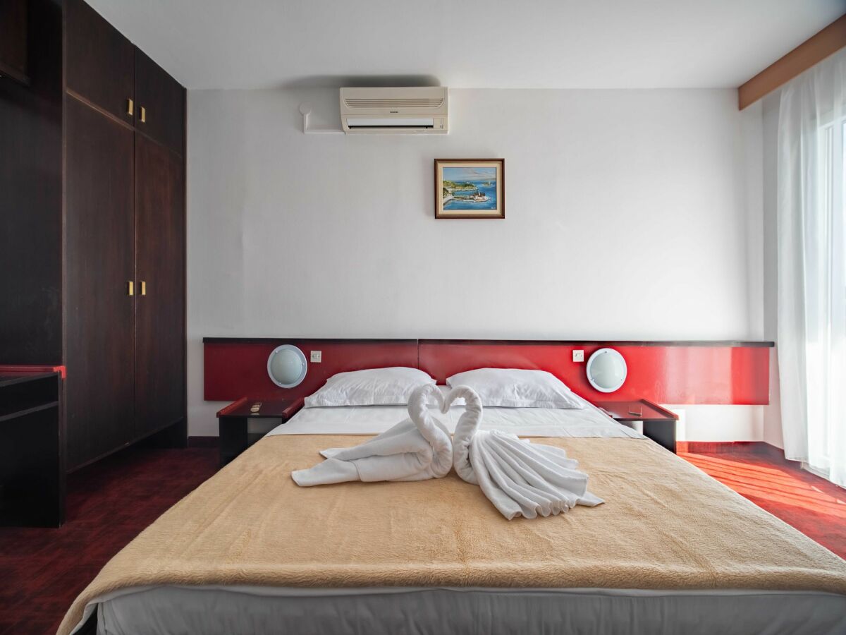 Apartment Hotel Issa - Double Room Sea View