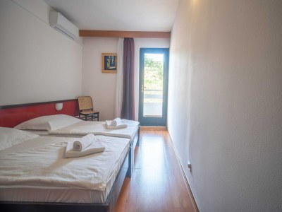 Apartment Hotel Issa - Double Room Park View - Outdoor photo 7