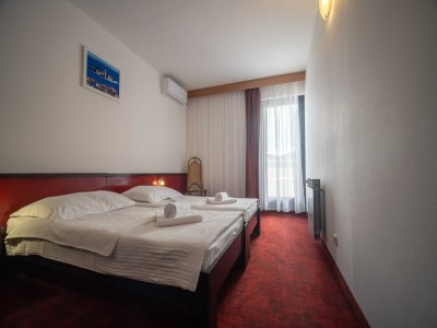 Apartment Hotel Issa - Double Room Park View - Outdoor photo 9