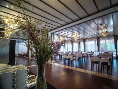 Apartment Hotel Issa - Double Room Park View - Outdoor photo 10