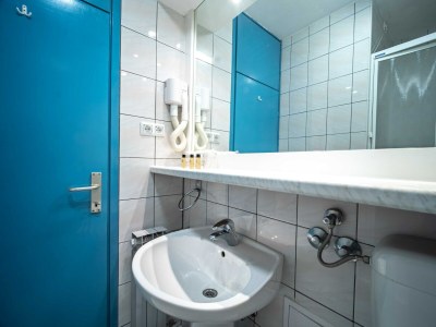 Apartment Hotel Issa - Double Room Park View - Outdoor photo 12