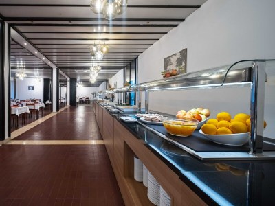 Apartment Hotel Issa - Double Room Park View - Outdoor photo 18