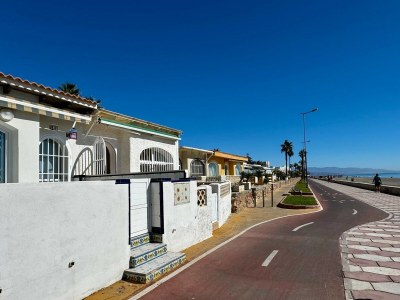 Bungalow Apartment in Roquetas de Mar mit Terrasse - Outdoor photo 2