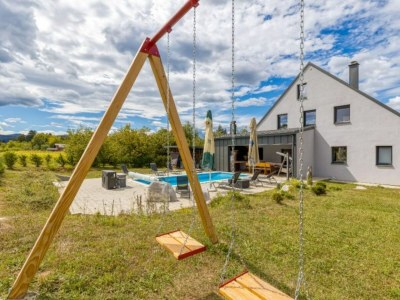 Holiday house Four Bedroom Holiday House Mali Raj with Pool - Holiday house