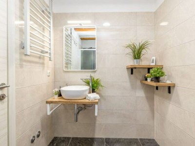 Holiday house Four Bedroom Holiday House Mali Raj with Pool - Features photo 19