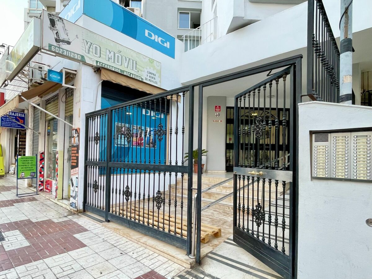 Apartment Apartment in Torremolinos near Beach - Outdoor photo 2