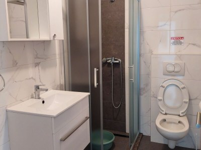 Apartment Beach House Žuljana - Two Bedroom Apartment with Terrace 3 - Features photo 7