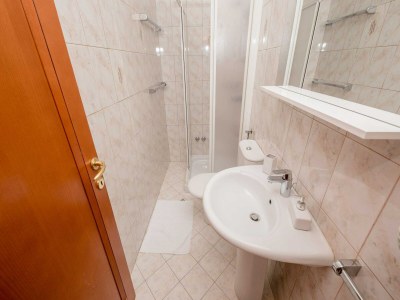 Apartment Guest House Villa Anggela - Comfort Triple room with Balcony and Sea View - Features photo 16