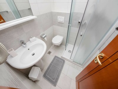 Apartment Guest House Villa Anggela - Double Room with Balcony and Sea View - Features photo 18