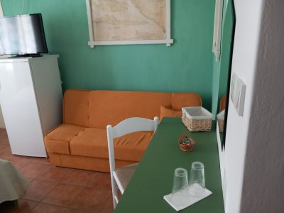 Apartment Guest House Green Corner Supetarska Draga - Triple Room with Terrace and Sea View - Outdoor photo 8