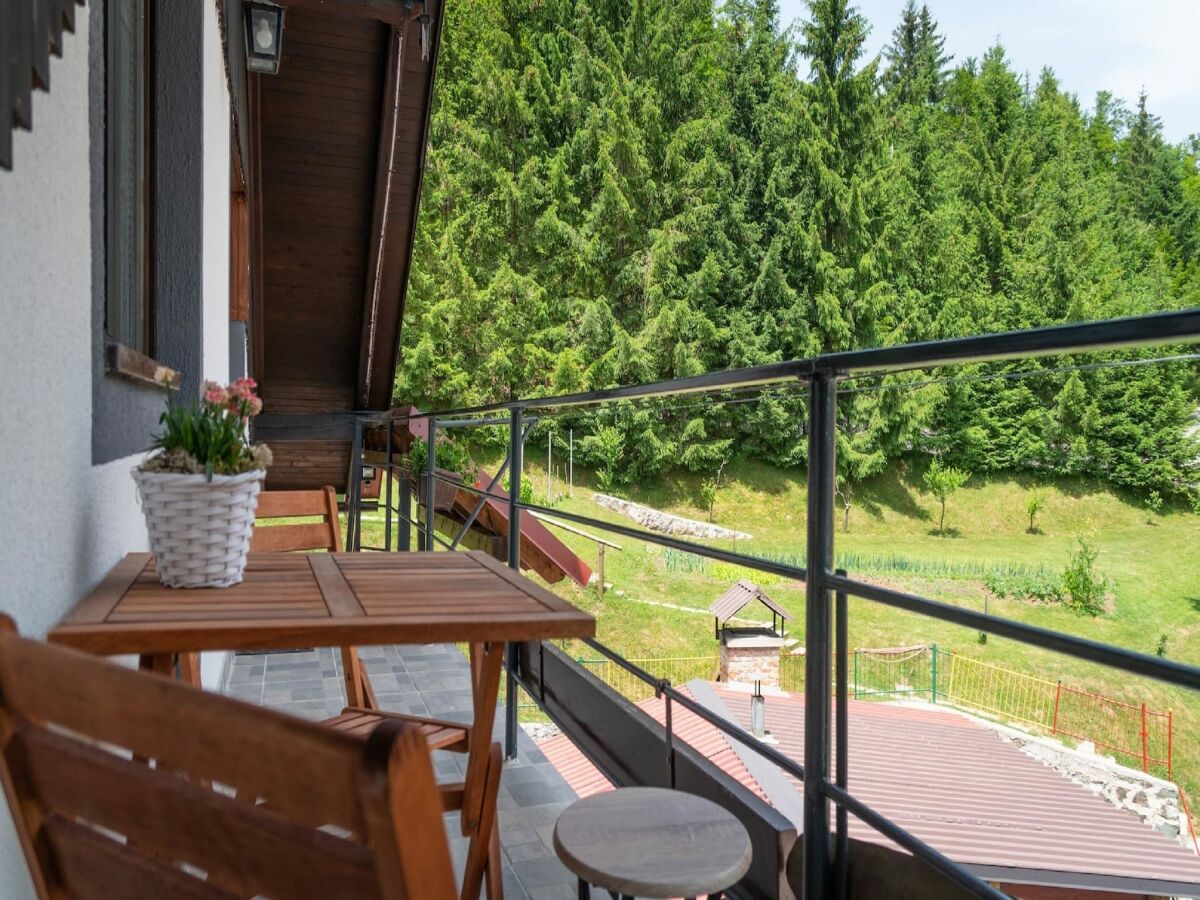 Apartment Green Area Apartments Kremžar - Attic Apartment With Balcony