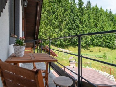 Apartment Green Area Apartments Kremžar - Attic Apartment With Balcony - Outdoor photo 2