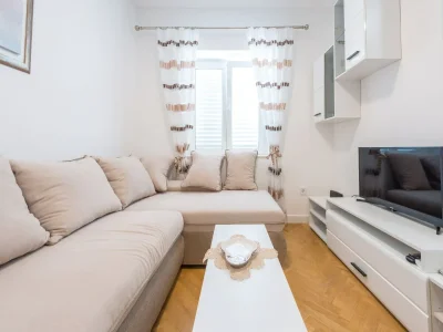 Apartment Apartments Lucija - Two Bedroom Apartment with Balcony and Sea View - Features photo 9