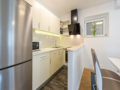 Apartment Apartments Lucija - Two Bedroom Apartment with Balcony and Sea View - Features photo 10