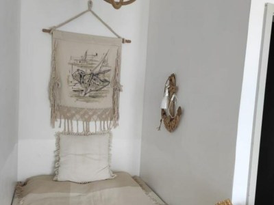 Apartment Modern Beachfront Apartments near Šibenik - Classic  Studio Apartment with Balcony and Sea View - Features photo 8