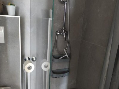 Apartment Modern Beachfront Apartments near Šibenik - Classic  Studio Apartment with Balcony and Sea View - Features photo 11