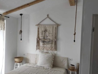 Apartment Modern Beachfront Apartments near Šibenik - Classic  Studio Apartment with Balcony and Sea View - Features photo 16