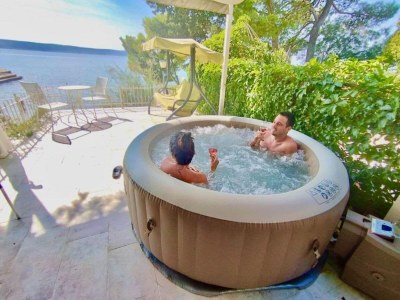 Holiday house Beach House - 2m from beach - Three Bedroom House - Outdoor photo 7