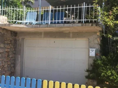 Holiday house Beach House - 2m from beach - Three Bedroom House - Outdoor photo 12