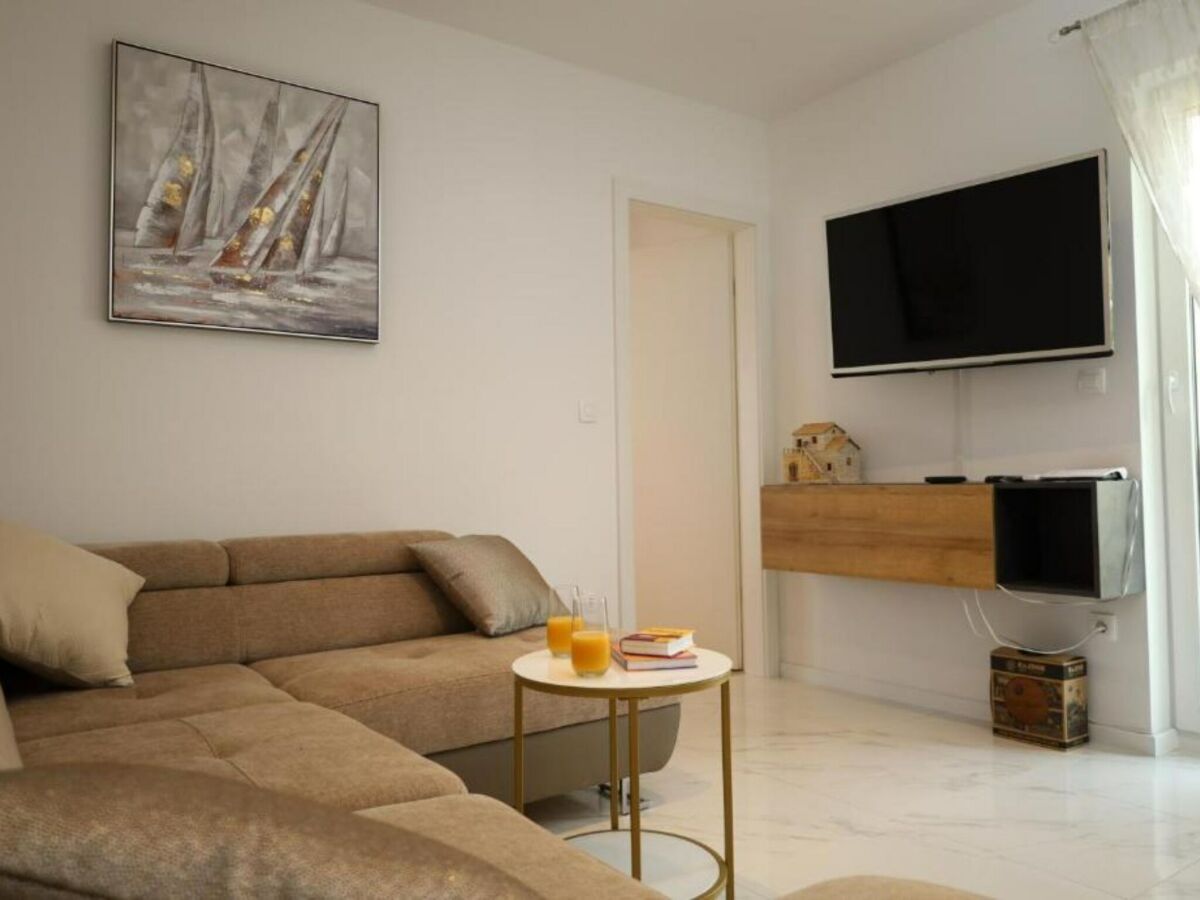 Apartment Dalmata D - Two Bedroom Apartment with Terrace - Features photo 2