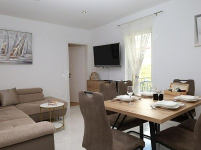 Apartment Dalmata D - Two Bedroom Apartment with Terrace - Features photo 3