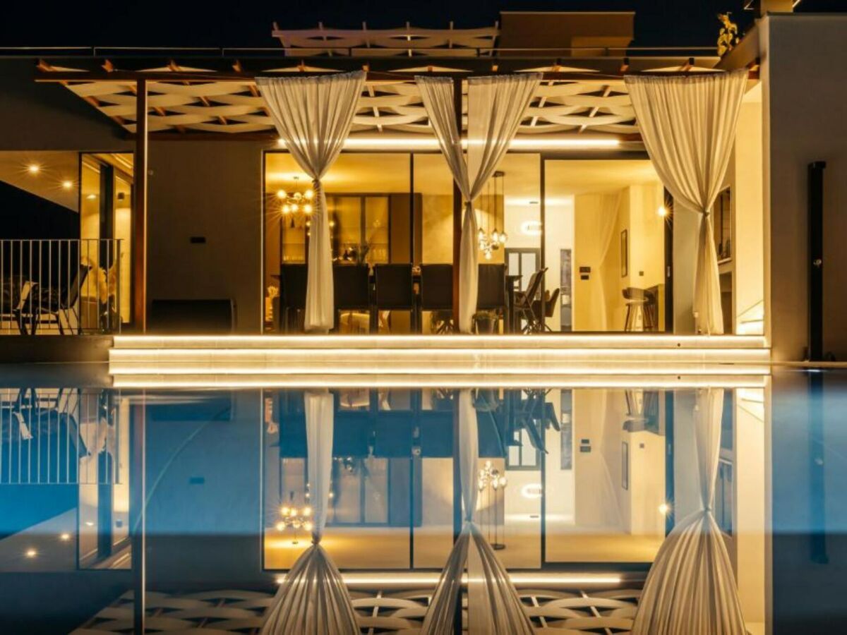 Villa Luxury Villa Lara with Heated Pool, Hot-Tub and Sauna - Six Bedroom Villa with Pool