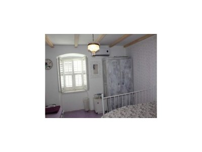 Apartment Guest House Gugily- Triple Room with Shared Bathroom and City View - Features photo 14