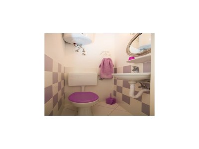 Apartment Guest House Gugily- Triple Room with Shared Bathroom and City View - Features photo 18