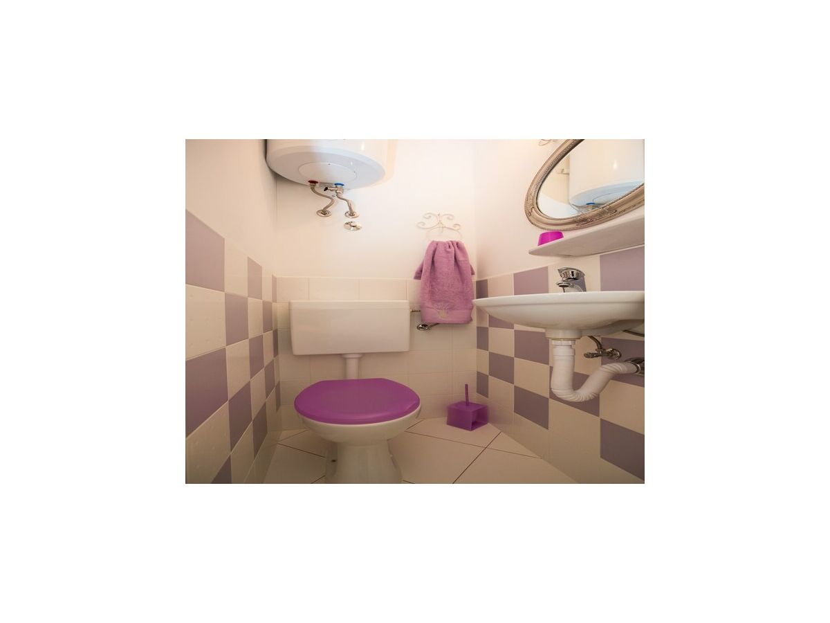 Apartment Guest House Gugily- Double Room with Shared Bathroom - Features photo 3