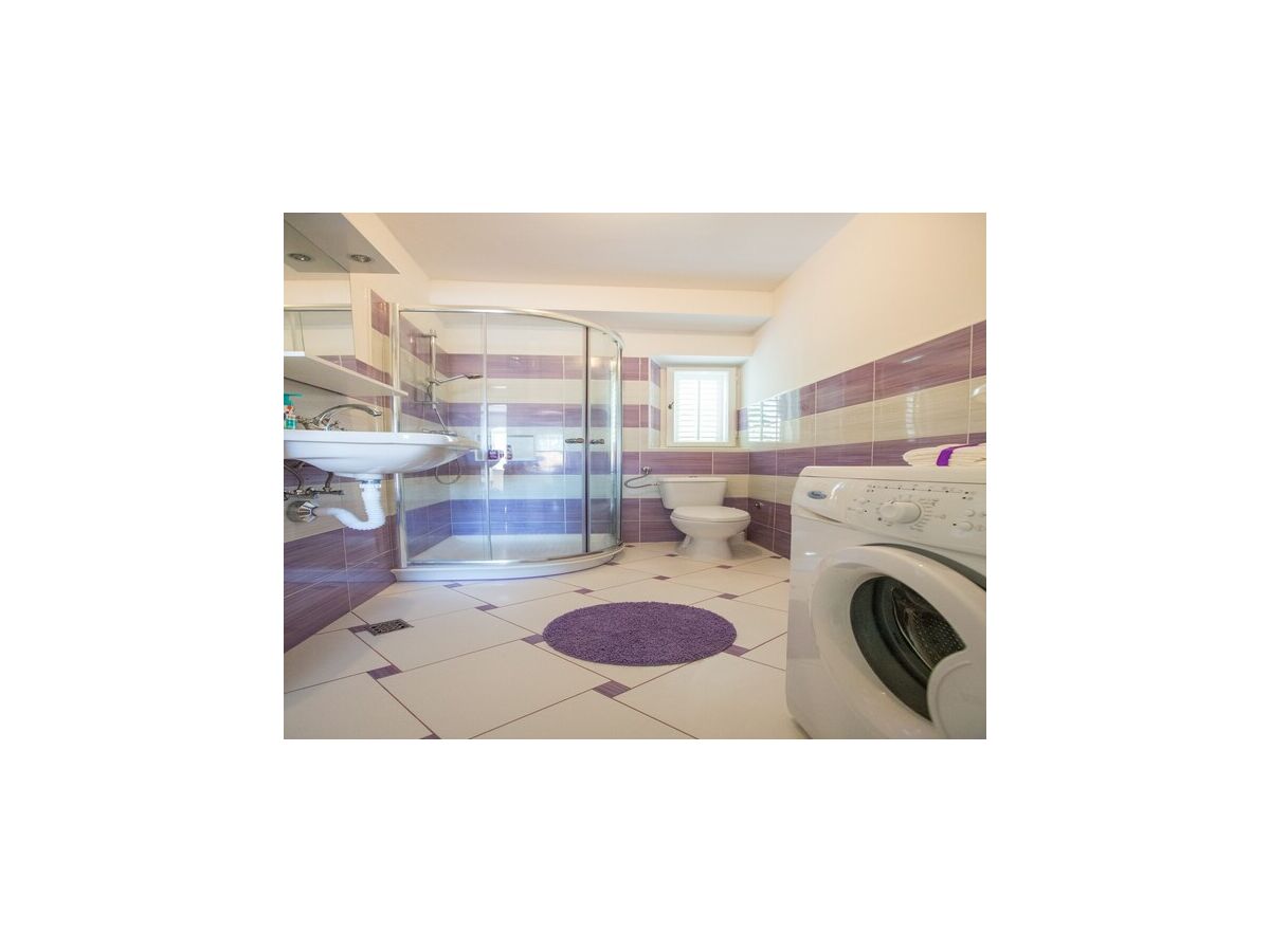 Apartment Guest House Gugily- Double Room with Shared Bathroom - Features photo 4