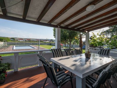 Holiday house House Rose with Garden and Pool - Three Bedroom House - Outdoor photo 2