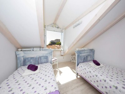 Apartment Guest House Gugily - Three Bedroom Apartment with City and Sea View - Features photo 17