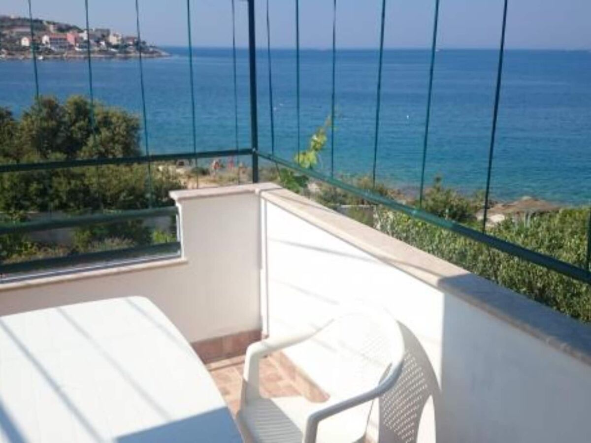Apartment Apartments Radacic - Two Bedroom Apartment With Terrace And Sea View (A3) - Outdoor photo 2