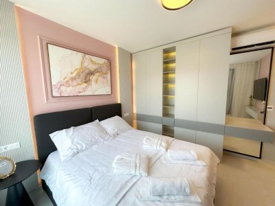 Apartment Three-Bedroom Penthouse with Infinity Pool (The Skyview Penthouse) - S4 - Features photo 10