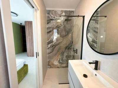 Apartment Three-Bedroom Penthouse with Infinity Pool (The Skyview Penthouse) - S4 - Features photo 13