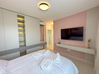 Apartment Three-Bedroom Penthouse with Infinity Pool (The Skyview Penthouse) - S4 - Features photo 17