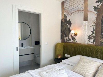 Apartment Three-Bedroom Penthouse with Infinity Pool (The Skyview Penthouse) - S4 - Features photo 19