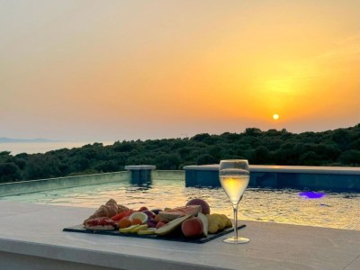 Apartment Three-Bedroom Penthouse with Infinity Pool (The Skyview Penthouse) - S4 - Outdoor photo 25